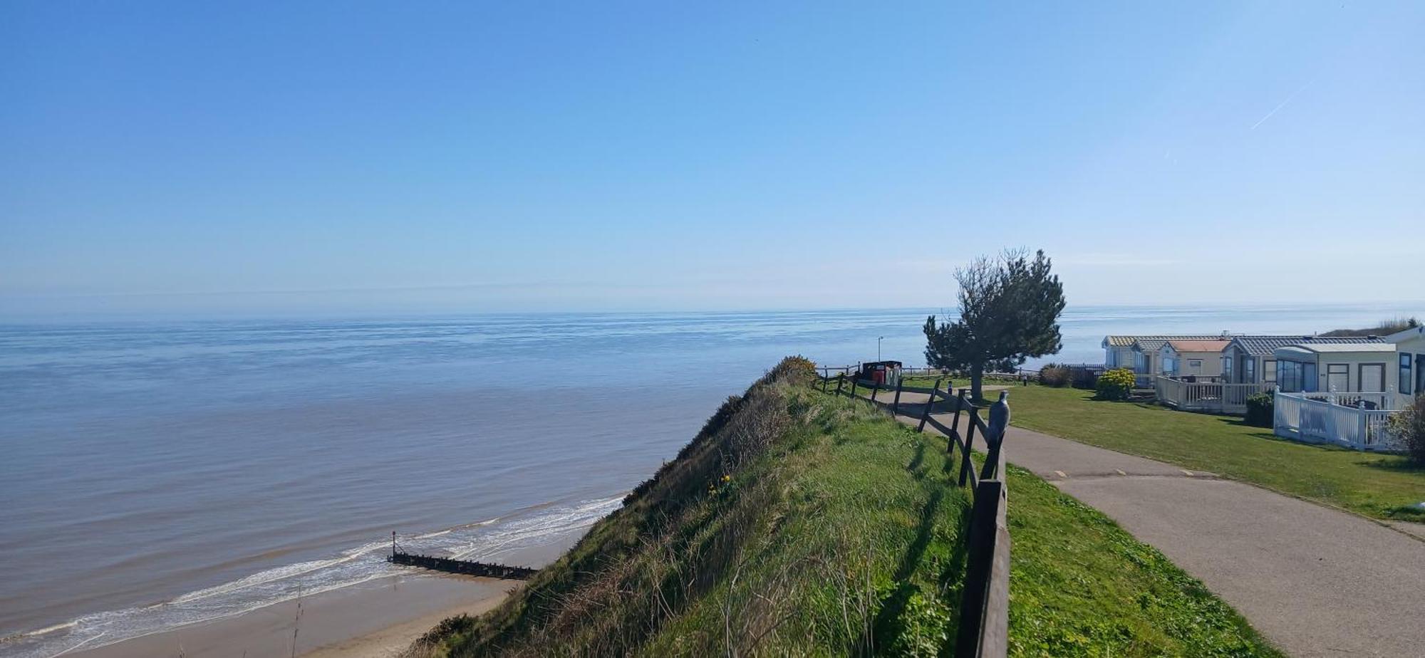 Ocean View 95 Hotel Trimingham Bagian luar foto